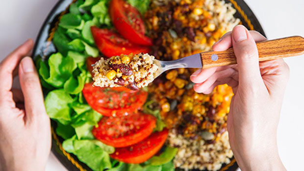 Uzman Diyetisyen Eda Balcı'dan uyarı: Tek öğün beslenme birçok rahatsızlığa davetiye çıkarıyor