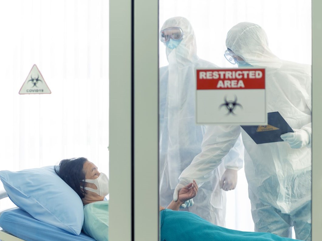 Koronavirüs geçirenlere uzman doktordan uyarı: Göğüs ağrısıyla başlıyor, birden geliyor!