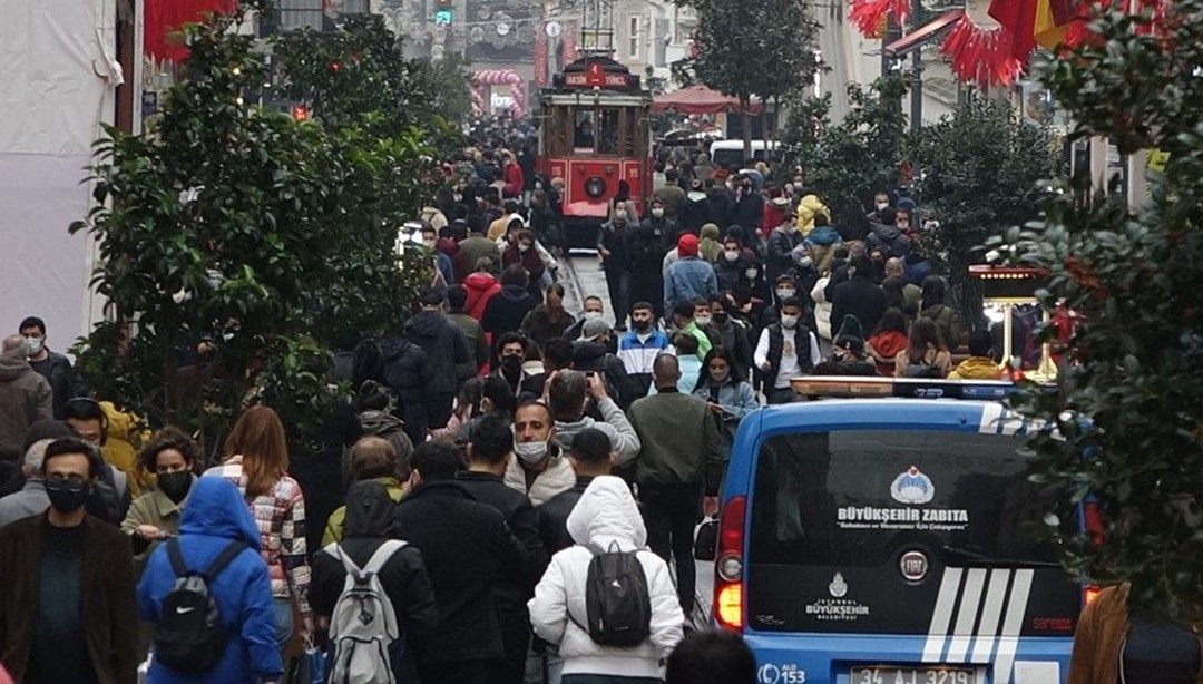 TTB-UDEK'ten kritik uyarı! 'Birinci dalganın üçüncü pikine doğru hızla gidiyoruz!'