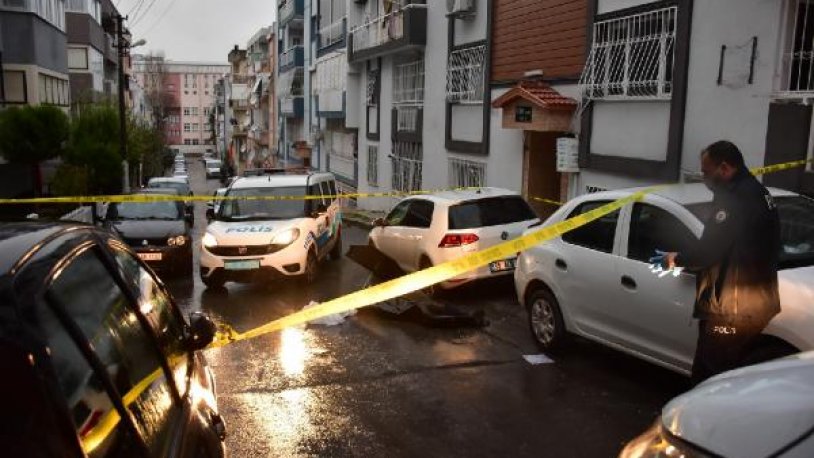Sokakta fenalaşan 64 yaşındaki adam, yaşamını yitirdi