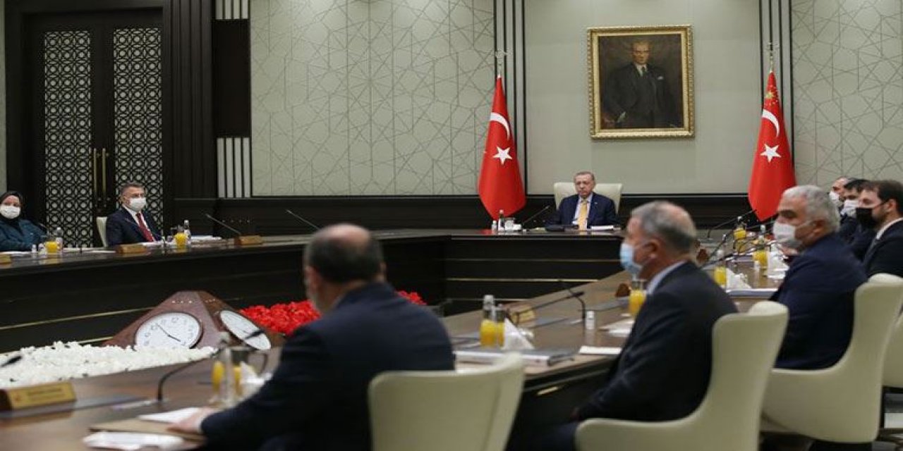 AKP'de çifte değişim beklentisi... Flaş iddia: Kabine, büyük kongre öncesinde değişebilir!