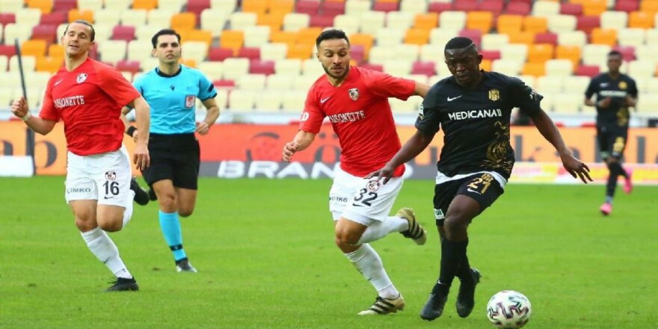 3 penaltı, 2 kırmızı, 4 gol... Bu maçta her şey VAR!