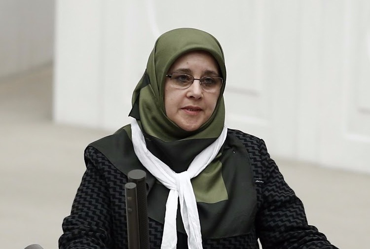 Üstünü giyinmesine bile fırsat verilmedi... HDP'li Hüda Kaya: Gergerlioğlu, en savunmasız haldeyken derdest edildi