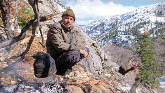 Şizofreni babası 6 yaşında dağlara bıraktı, yıllarca doğada tek başına yaşadı... İşte Hasan Hüseyin Kahriman'ın hikayesi!