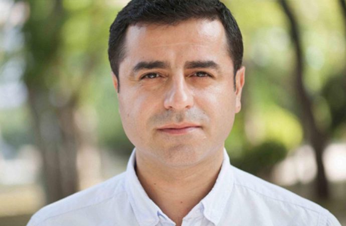 Selahattin Demirtaş, HDP'ye açılan kapatma davasına ilişkin konuştu: 'Güçlenerek çıkacağız'