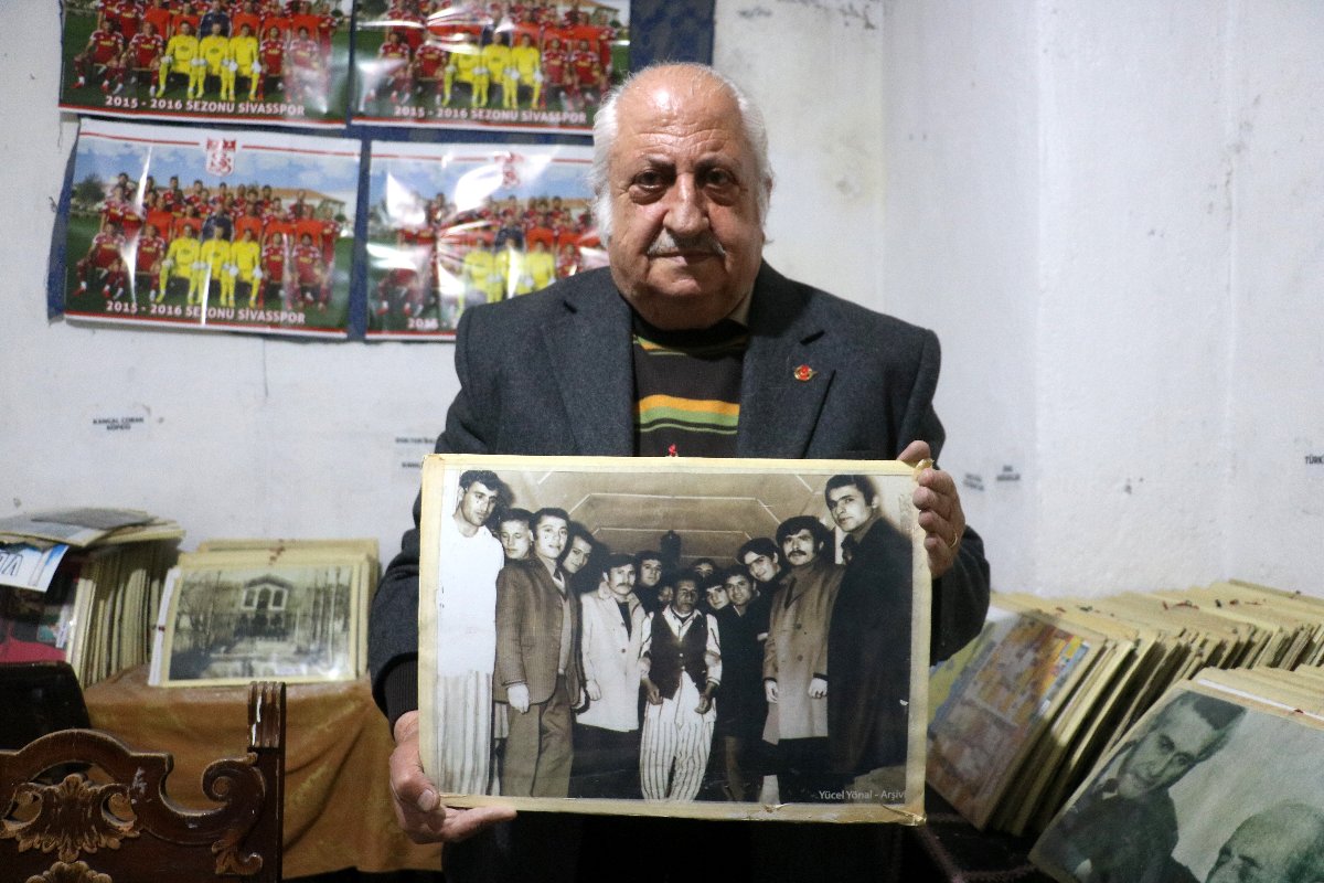 Halk ozanı Aşık Veysel’in ölmeden önce çekilen son fotoğrafı ortaya çıktı