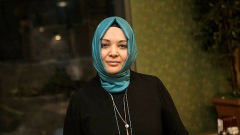 Hilal Kaplan yine alay konusu oldu... Kendi okuyucu kitlesini 'geri zekalı' ilan etti!