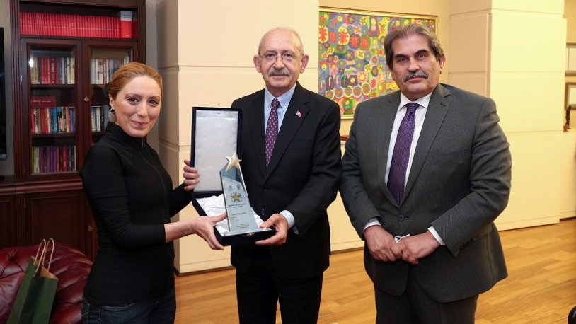 Buz Pateni Dünya Şampiyonu Naz Arıcı'dan CHP lideri Kılıçdaroğlu'na ziyaret