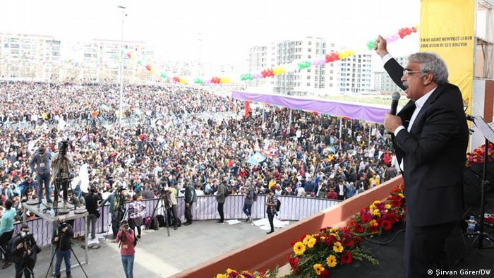 Nevruz konuşması gerekçe gösterildi... Mithat Sancar hakkında soruşturma açıldı!