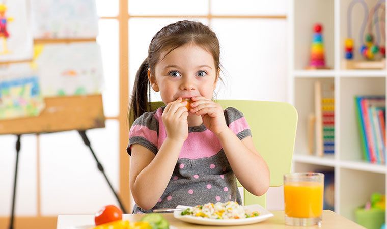 Uzman diyetisyenden ailelere uyarı: Çocuklar diyete zorlanmamalı
