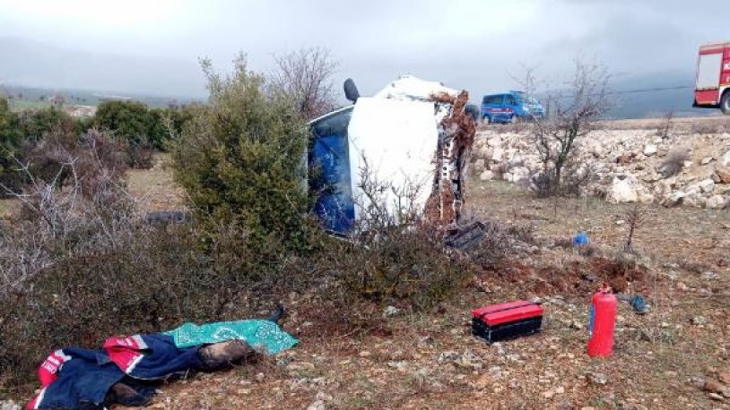Denizli'de korkutan kaza! Otomobil takla attı