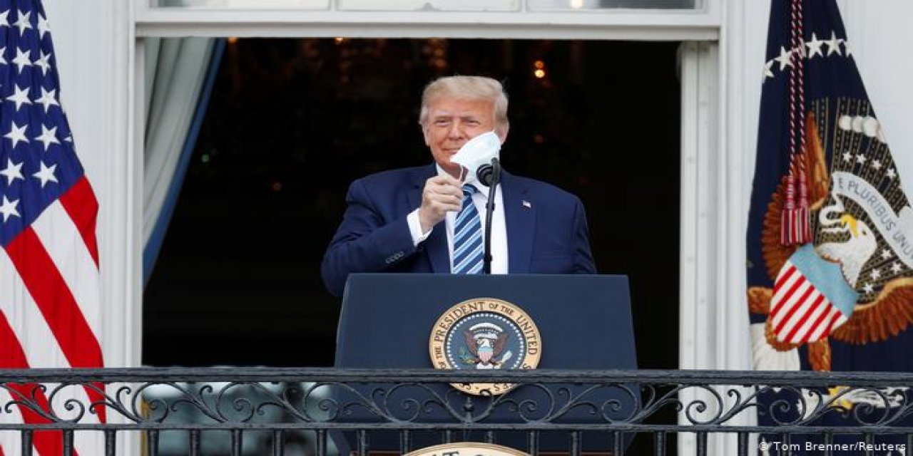 Hastaneden çıkar çıkmaz maskesini çıkarmıştı! Trump'ın corona bulaştırma riski...