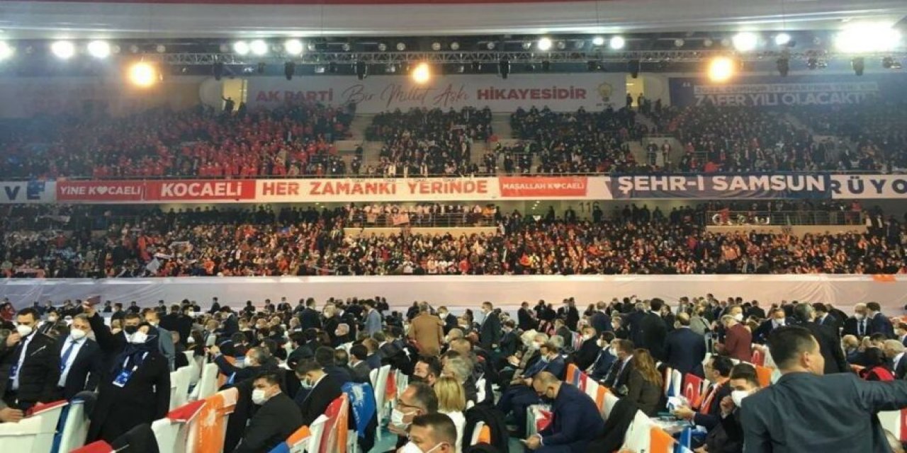 Salgın hiçe sayıldı... Korkutan görüntüler... AKP'nin büyük "lebaleb" kongresi... Erdoğan'ın konuşması mitinge dönüştü!