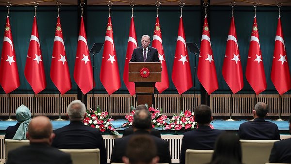 AKP'den flaş açıklama! Kabine revizyonu olacak mı?