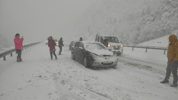 Konya- Antalya karayolunda ulaşıma 'kar' engeli