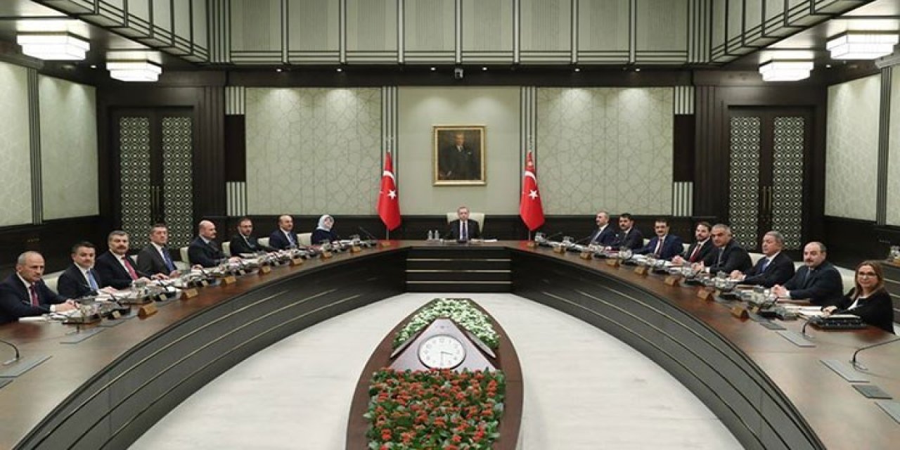 Yeni kabine bugün açıklanacak mı? Bakanlarda değişim var mı? Abdülkadir Selvi "Parti tamam sıra kabinede" diyerek duyurdu!