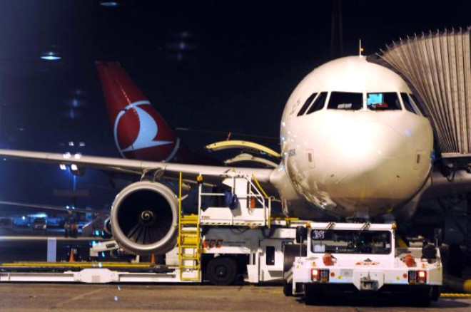 İstanbul Havalimanı'nda bomba alarmı! 2 uçağa bomba ihbarı yapıldı