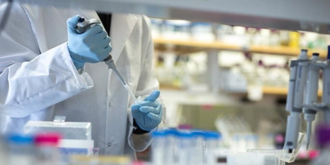 Sonucuna bakılmaksızın veriyorlar... Koronavirüste akılalmaz uygulama! Test yaptıran herkese ilaç!