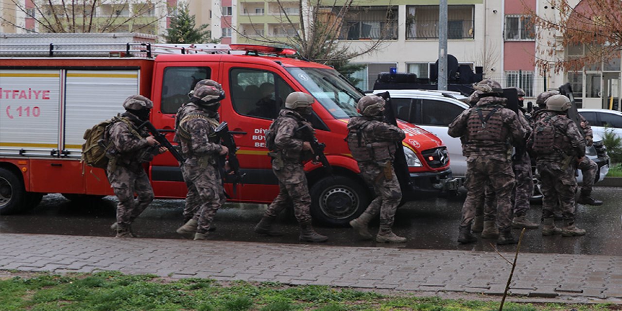 Diyarbakır'da "rehine" operasyonu: Yaralılar var