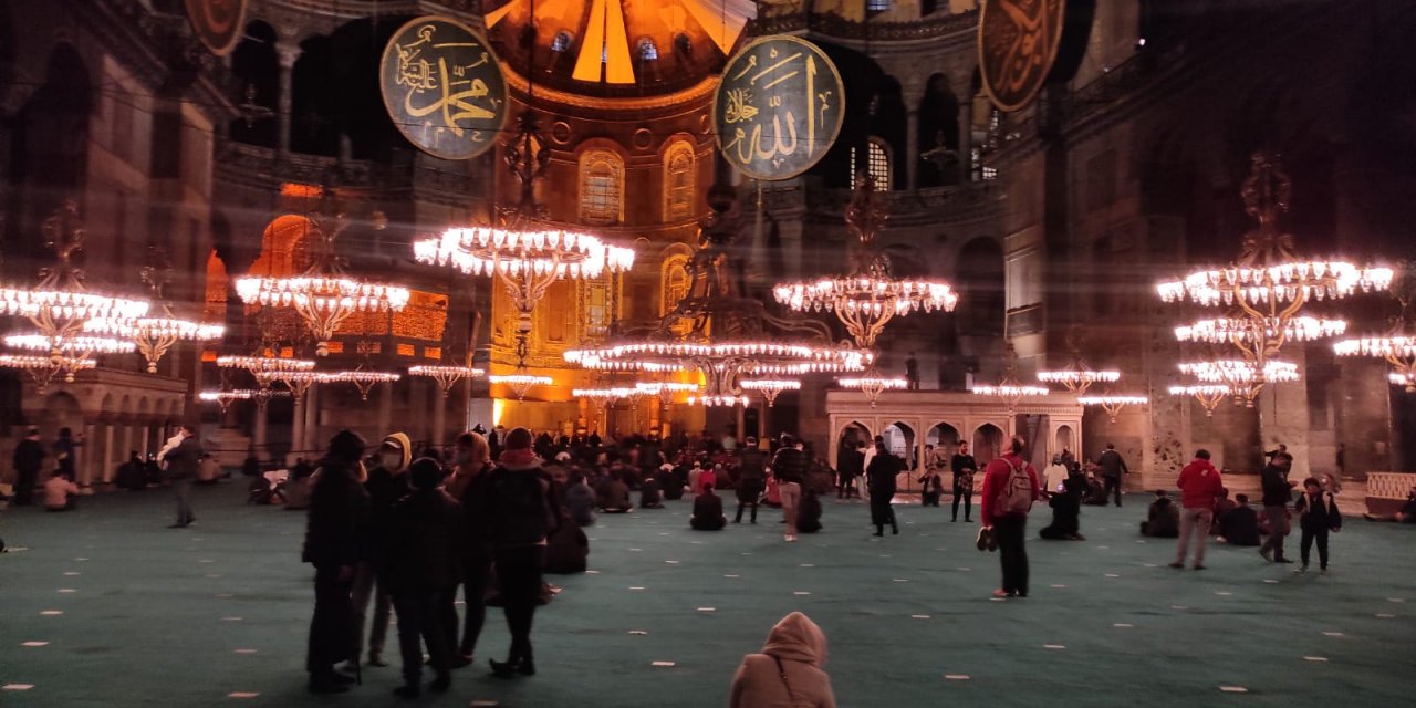Ayasofya Camii'nde 87 yıl sonra Berat Kandili heyecanı