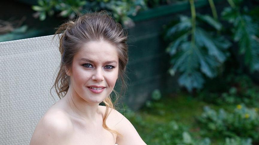 Oyuncu Burcu Biricik açıkladı... 'Her projeden önce psikoloğa gidiyorum'