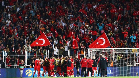 TFF duyurdu... Türkiye - Letonya maçına seyirci alınacak!