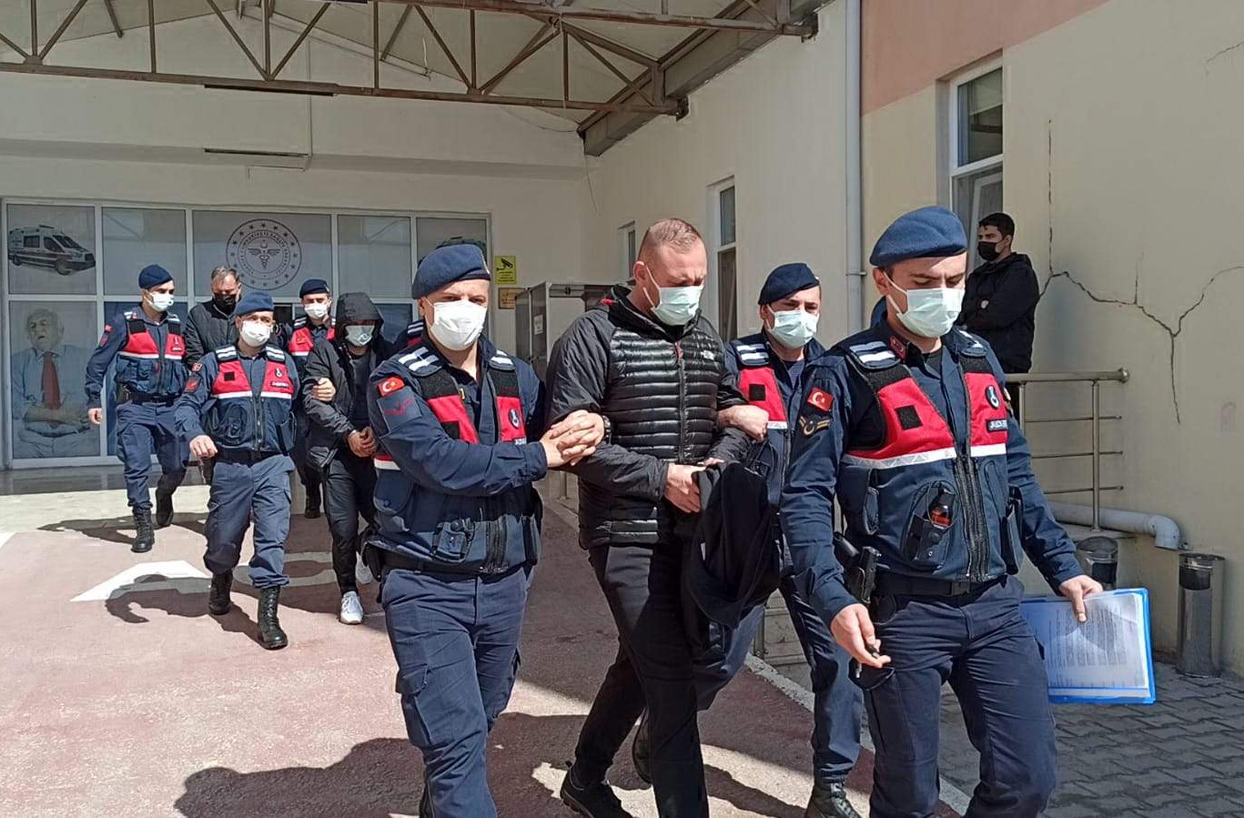 Tekirdağ'da kan donduran cinayet... Katlettiği kadını tarlaya gömdü!