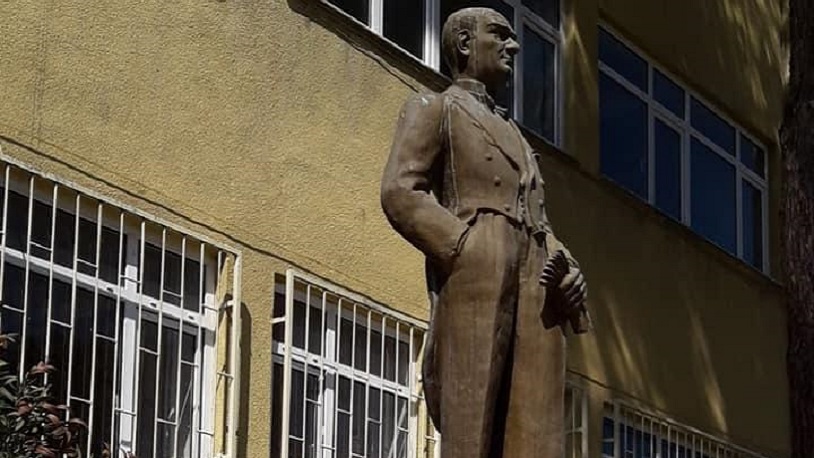 Tekirdağ'da Atatürk heykeline çirkin saldırı