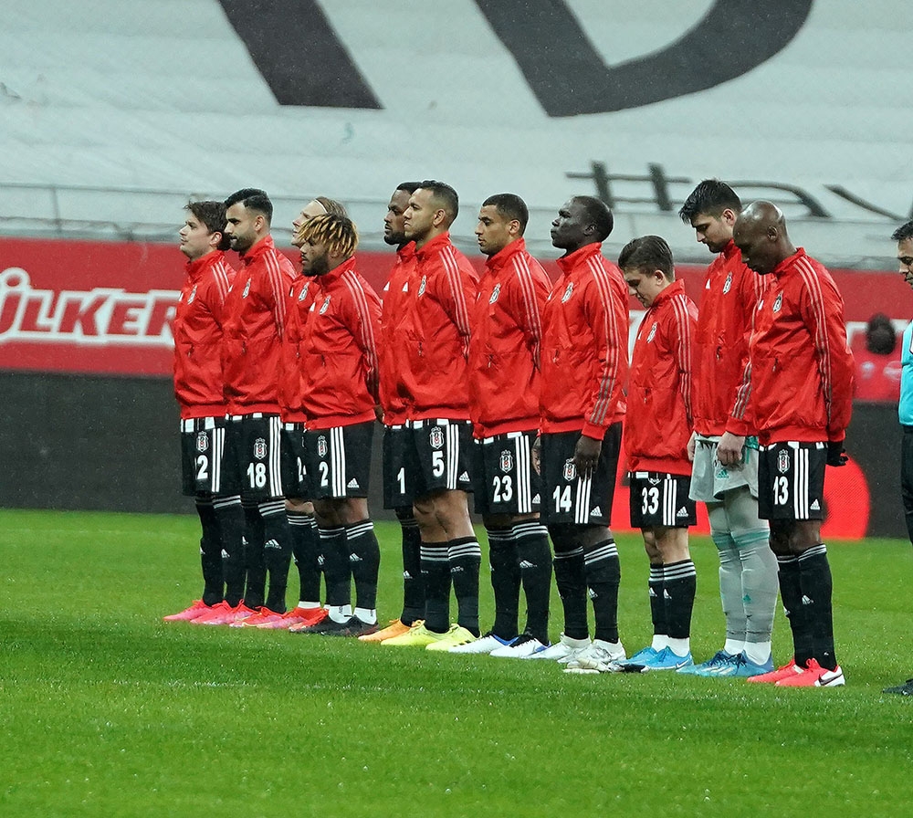 A Milli Takım'da koronavirüs vakaları artıyor! Beşiktaş kampta bulunan iki futbolcunun koronavirüse yakalandığını açıkladı
