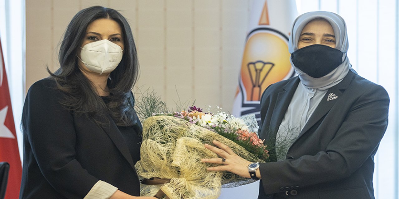 AKP'de devir teslim!  Özlem Zengin göreve başladı...