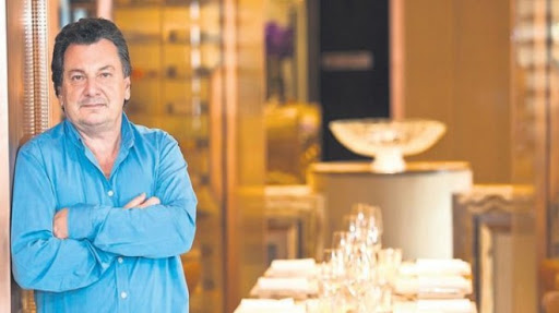 Takipçisi 'Bu kirli siyasete alet olmayın' dedi... Vedat Milor'dan takipçisine ortalığı karıştıran cevap
