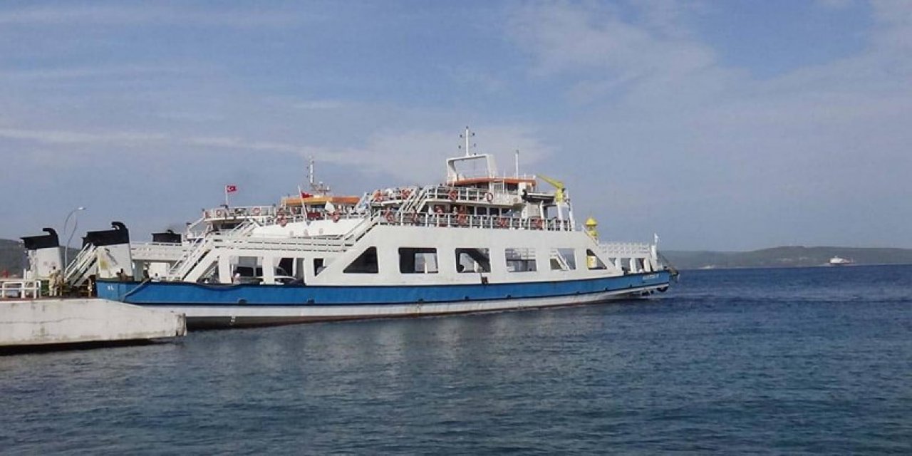 Feribot seferlerine fırtına engeli