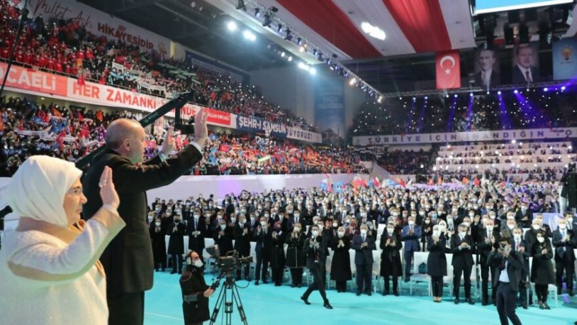 Fahrettin Koca kongreler için 'bunu gündemde tutmanın bir anlamı yok' demişti... Prof. Dr. Kayıhan Pala'dan tepki geldi!