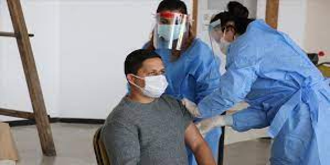 Gazetecilere "aşı" için "akreditasyon" şartı! Önce Cumhurbaşkanlığı ve TBMM'ye girebilen gazeteciler mi aşılanacak?