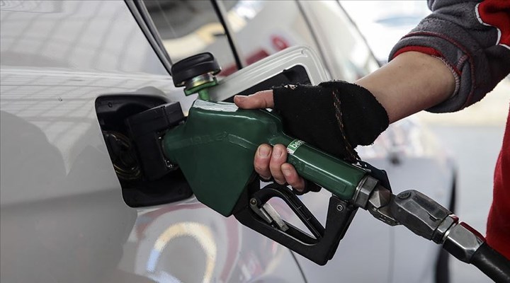 Benzine bir zam daha!