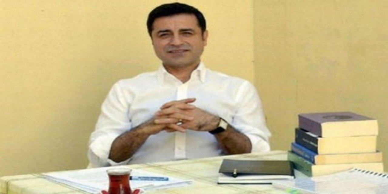 "Tehdit mi öneri mi?" Abdulkadir Selvi "Üzerinde durulmaya değer" diyerek açıkladı! "Demirtaş’ın üçüncü ittifak önerisi 2023 seçimlerinin mecrasını değiştirebilir"