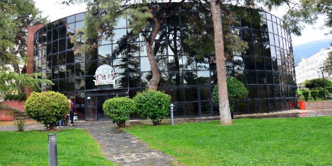 “TÜGVA'ya peşkeş çekme derdindeler"  Komisyondan AKP ve MHP'nin oylarıyla geçti! TÜGVA’ya bu defa kafe verdiler!