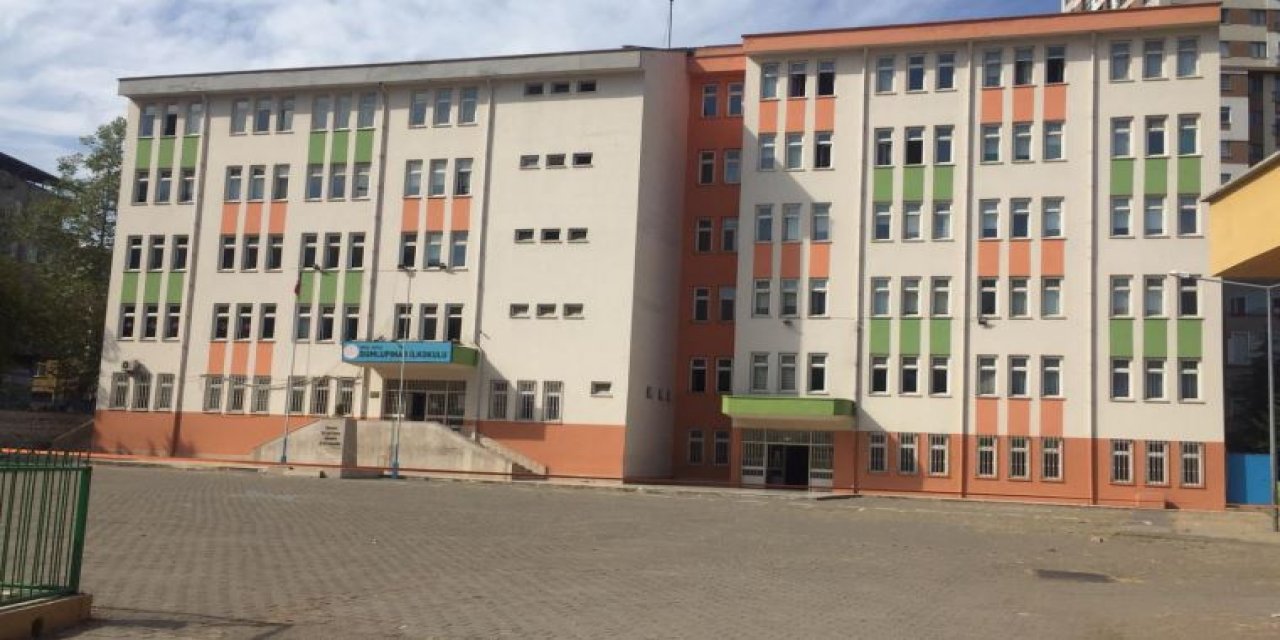 Korkulan oldu... Öğretmen ve öğrencide koronavirüs çıktı, 30 öğrenci karantinada!