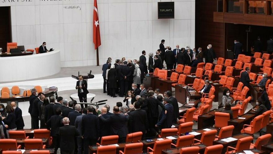 Milletin iradesi yine yok sayıldı! Reddedilen teklif yeniden oylanacak