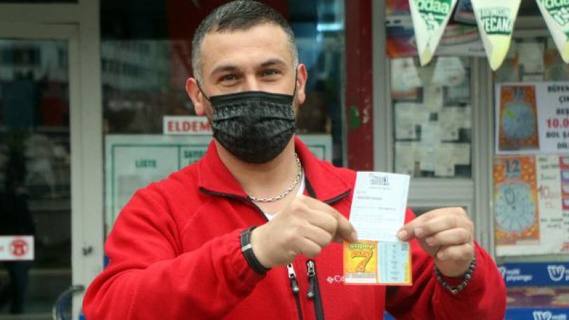 20 TL'ye aldığı 4 tane kazı-kazan aldı... Çıkan parayı görünce şaşkına döndü!