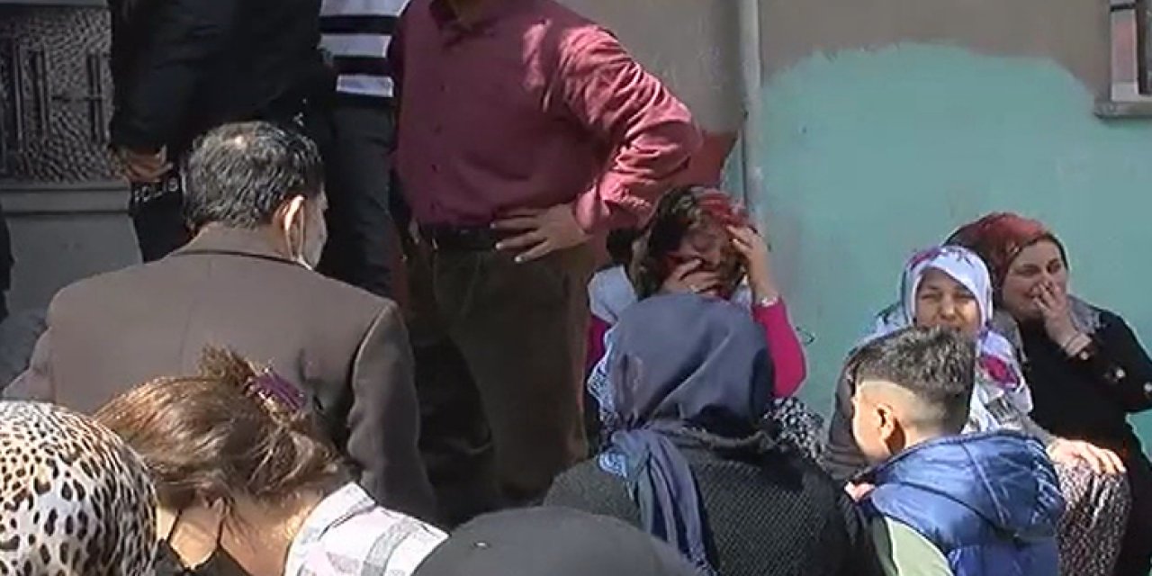 İstanbul'un göbeğinde korkunç ölüm! Yüksek gerilim teline temas eden genç yaşamını yitirdi!