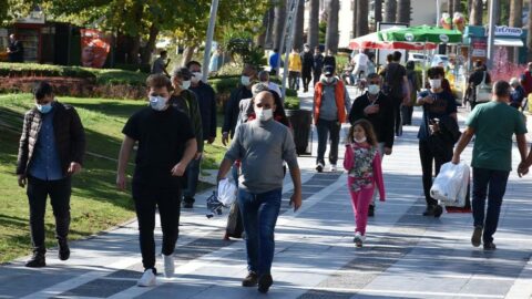 Vaka sayısındaki artışa dikkat çekti ve... Prof. Dr. Yalçın'dan kısıtlamalarla ilgili kritik açıklama!