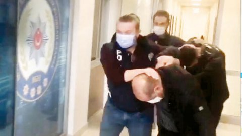 Herkesi şoke eden olay! İlaç yazdırmaya gelen hastasını 'torbacısı' yapmış