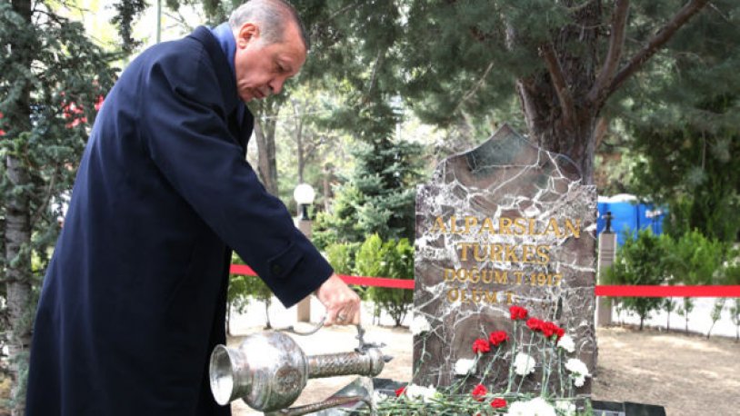 Tayyip Erdoğan'dan Alparslan Türkeş paylaşımı