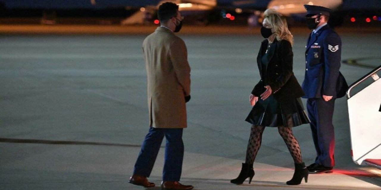 İşte ABD'yi karıştıran görüntü... First Lady Jill Biden’ın kıyafeti ortalığı karıştırdı: Utanç verici ve ucuz