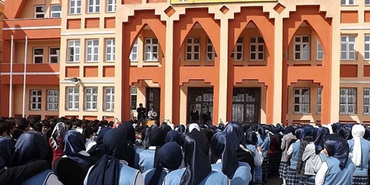 Üç büyük kentte imam hatip ısrarı... MEB, 184 imam hatip lisesini "nitelikli okul" seçti!