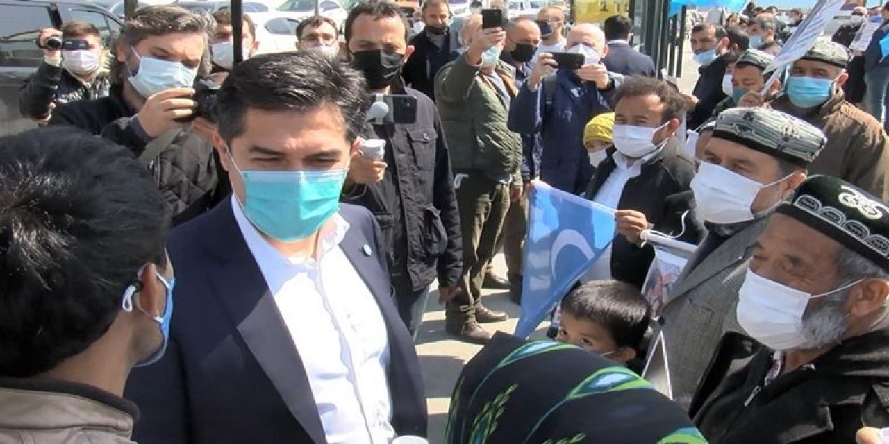 İYİ Parti'den Çin Konsolosluğu önündeki eyleme destek! Buğra Kavuncu "Aynen iade ediyoruz"