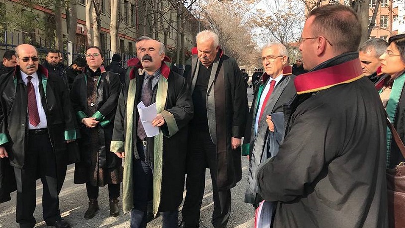 'Operasyona karşı amirallerimiz ve eşlerinin yanındayız!' dediler ve... HKP’li avukatlardan açıklama