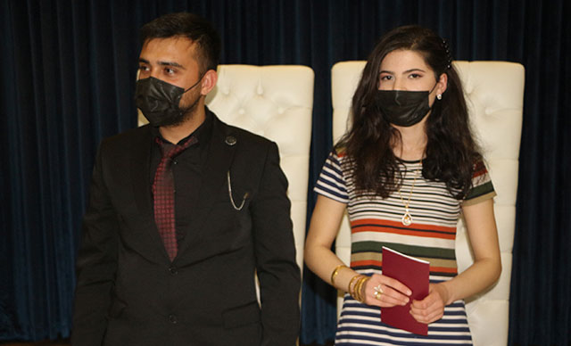 Yangında çeyizi yanmıştı... Genç kadın, nikahına gelinliksiz katıldı