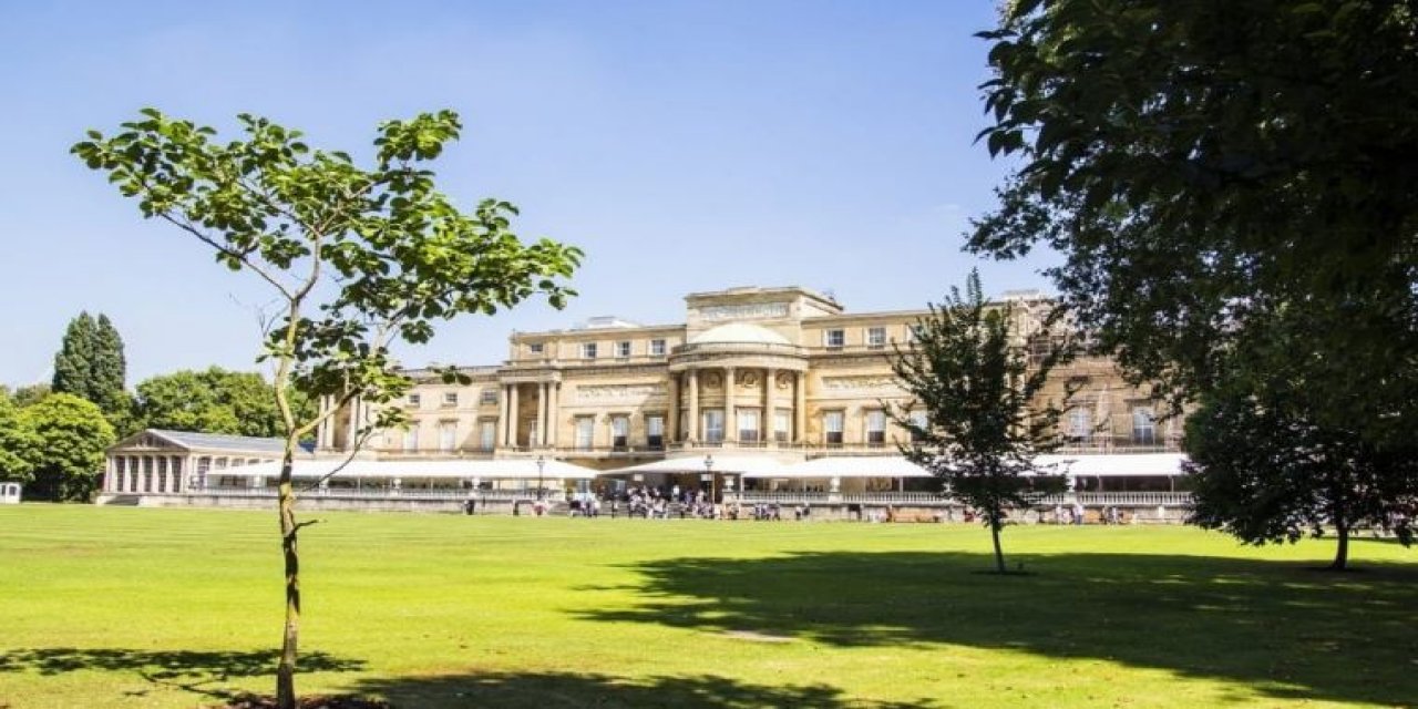 Kraliyet tarihinde bir ilk! Buckingham Sarayı’nın bahçesi "piknik" için halka açılıyor!